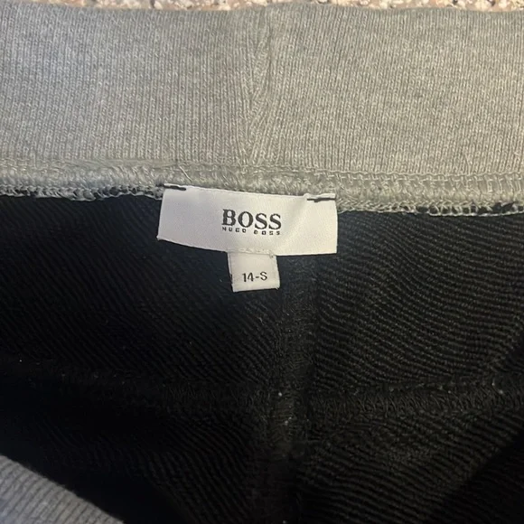 Hugo boss shorts Sz 14 - Picture 2 of 2